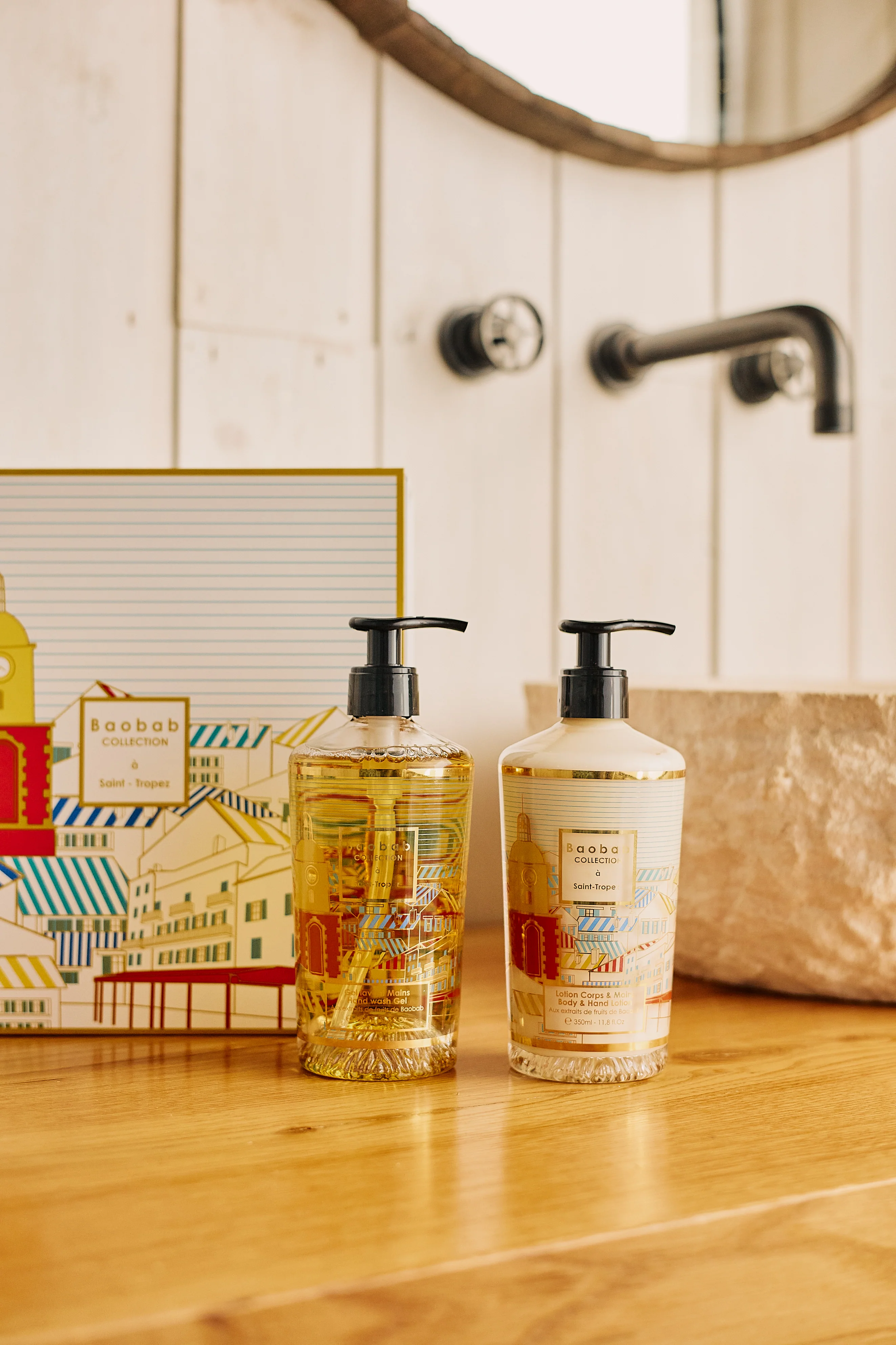 GIFT BOX A SAINT-TROPEZ BODY & HAND LOTION AND HAND WASH GEL - Image 2